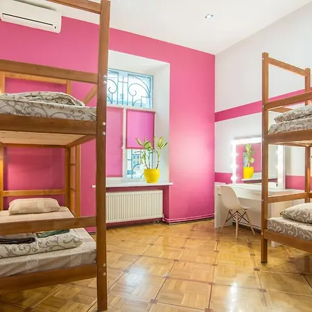 Berloga Hostel *